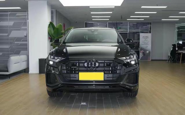 奥迪Q8凭啥卖80万？轿跑SUV的颜值税你交吗？-有驾